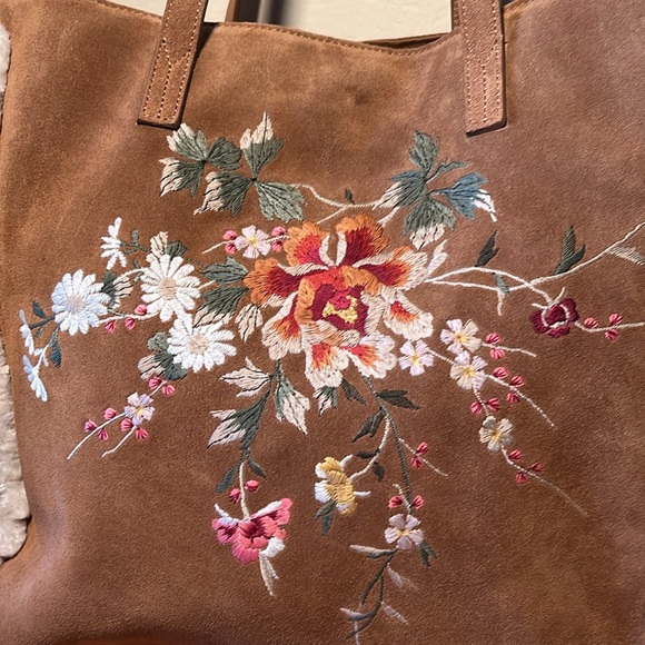 NWT Johnny Was suede Acacia Sherpa tote Italian leather with embroidery - Picture 5 of 13